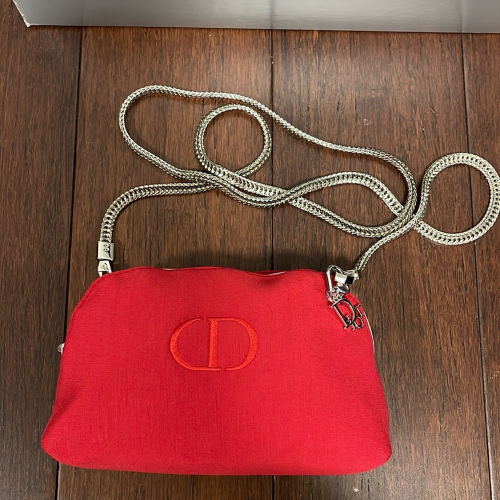 Dior red cosmetics pouch to shoulder bag - Picture 12 of 14